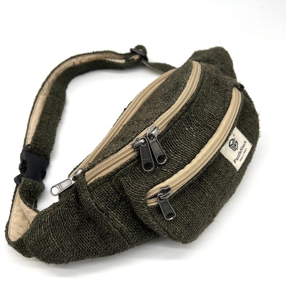 Sherpa Travel Hemp Fanny Pack Green - Picture 3 of 14